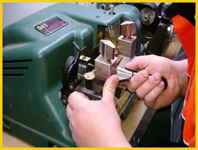 Dayton Neighborhood Locksmith Dayton, OH 937-675-4054 Dayton Neighborhood Locksmith Dayton, OH 937-675-4054 - 23-5